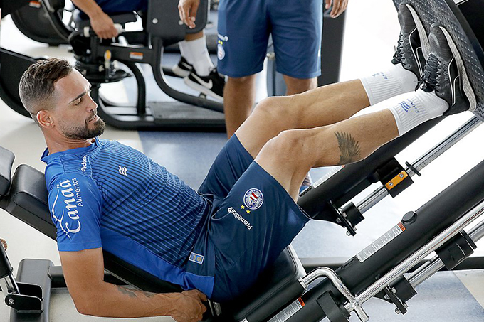 Gilberto recebe proposta do futebol japonês e pode deixar o Bahia