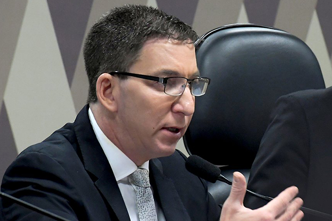 MPF denuncia Glenn Greenwald e mais seis por invasões de celulares de autoridades