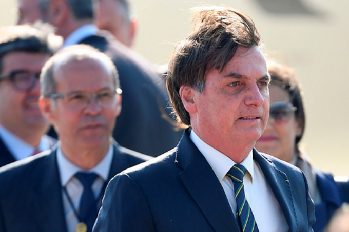 Bolsonaro diz que a 'chance é zero' de dividir ministério de Moro