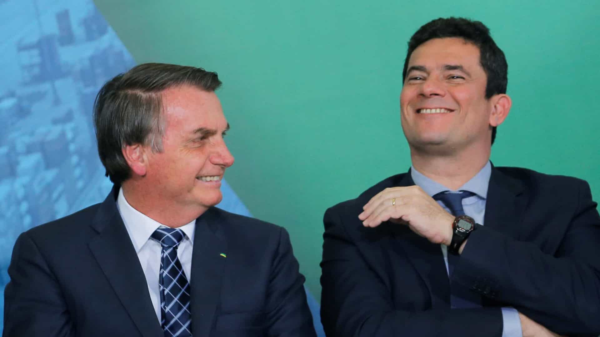 Não preciso 'fritar' ministro para demitir, diz Bolsonaro 