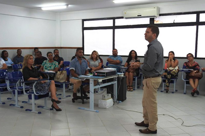 Diretores participam de alinhamento do Programa Educação 100%