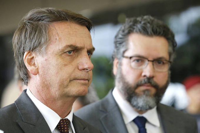 Treze ministros de Bolsonaro utilizaram aviões da FAB para viagens internacionais