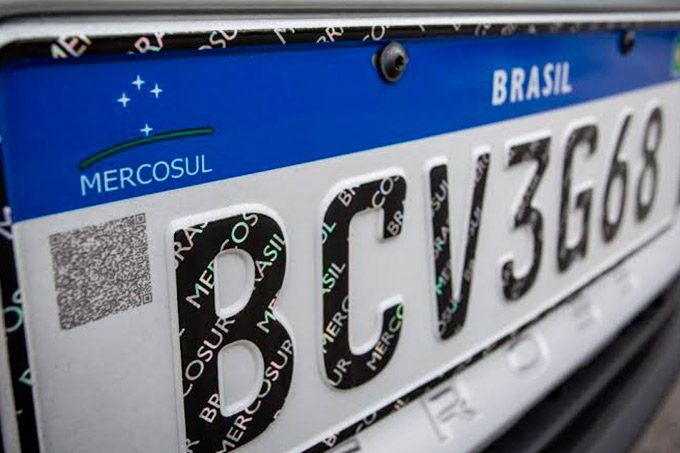 Placas com padrão do Mercosul entram em vigor em todo o país