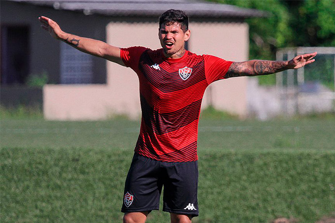 Léo Ceará é reincorporado ao elenco principal do Vitória