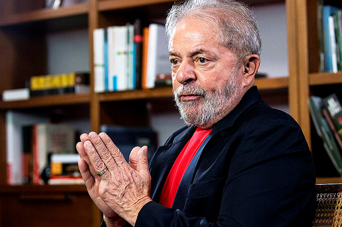 Lula pede a juiz adiamento de interrogatório para visitar Papa Francisco
