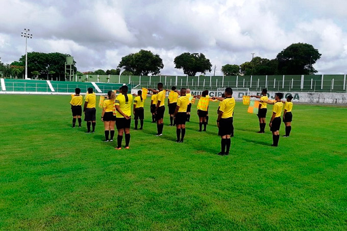 Árbitros de futebol pojucanos têm curso de atualização