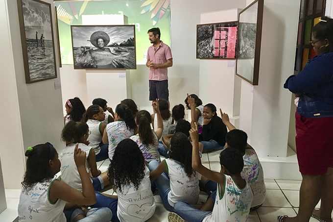 Exposição fotográfica “Sal, suor & labor” fará visita guiada para jovens 