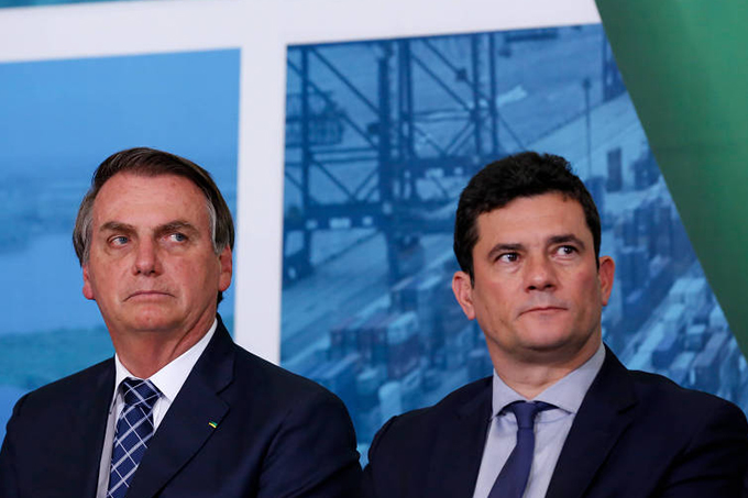 Em silêncio sobre morte de ex-PM, Bolsonaro defende Moro e diz que PSOL protege milícia