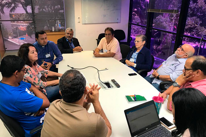 Prefeitura e Cidade Santa participam de reunião com a Coelba 