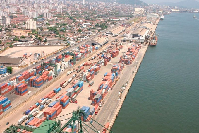 Navio chinês com dois casos suspeitos de coronavírus atraca neste domingo em Santos
