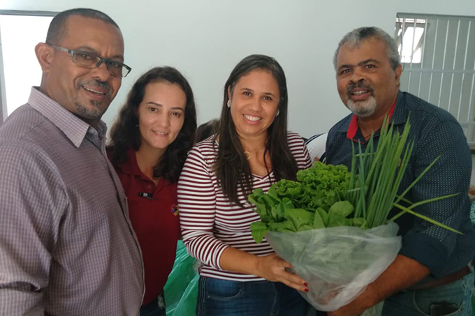 Famílias carentes recebem cestas do PAA em Dias d’Ávila