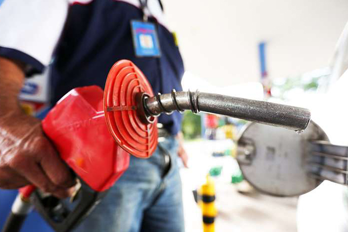 Petrobras anuncia aumento de 3% no preço médio da gasolina