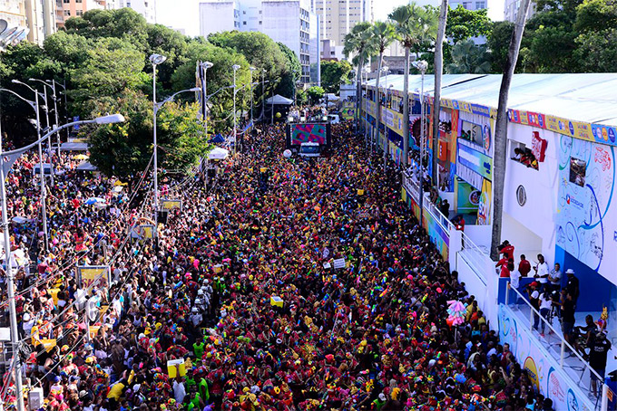 Carnaval 2020 abre com Brown e pipocas de Eva, Bell, Harmonia, Cláudia, Léo e Psirico