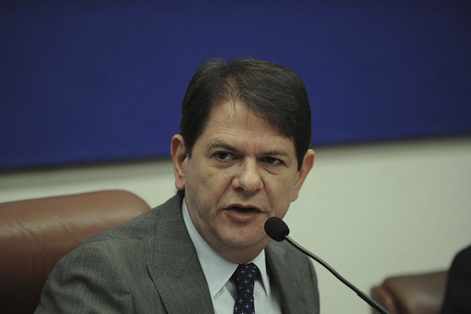 Senador Cid Gomes recebe alta da UTI