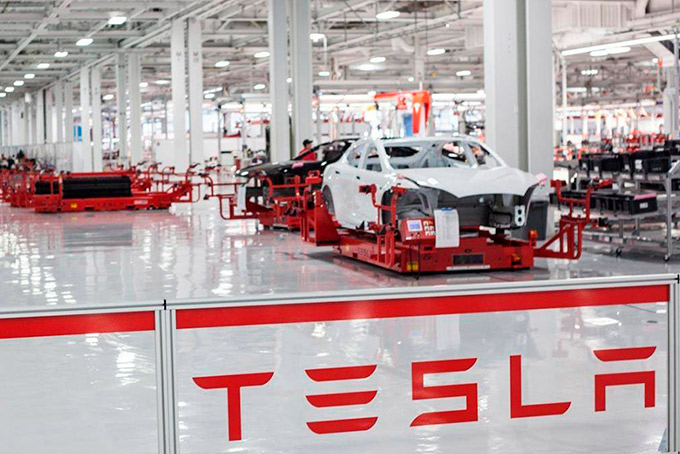 Bolsonaro confirma viagem aos EUA para tentar trazer fábrica da Tesla para o Brasil