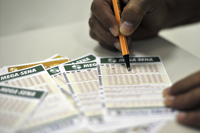 Mega-Sena acumula pela 16ª vez e prêmio vai para R$ 200 milhões