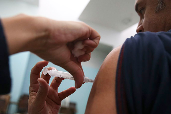 Campanha de vacinação contra gripe será antecipada no país