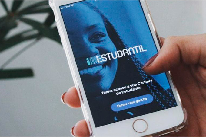 Deputados apresentam projeto de lei para manter emissão da carteira de estudante digital