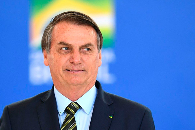 Bolsonaro autoriza terceirização da operação de consignados do INSS