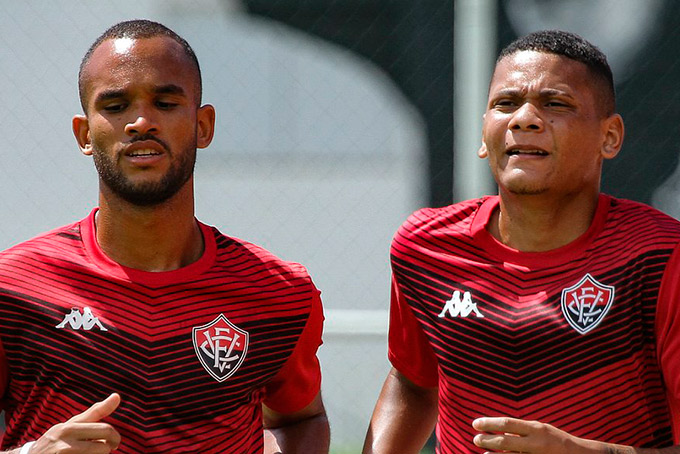 Vitória fará dois jogos ao mesmo tempo no domingo
