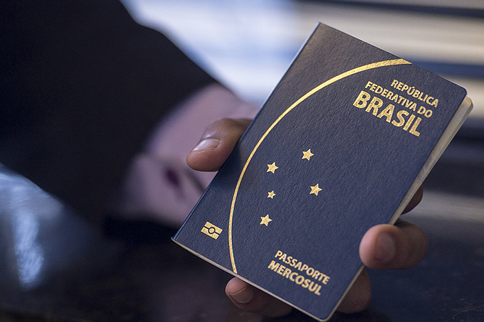 PF restringe emissão de passaportes a casos de 'extrema necessidade'