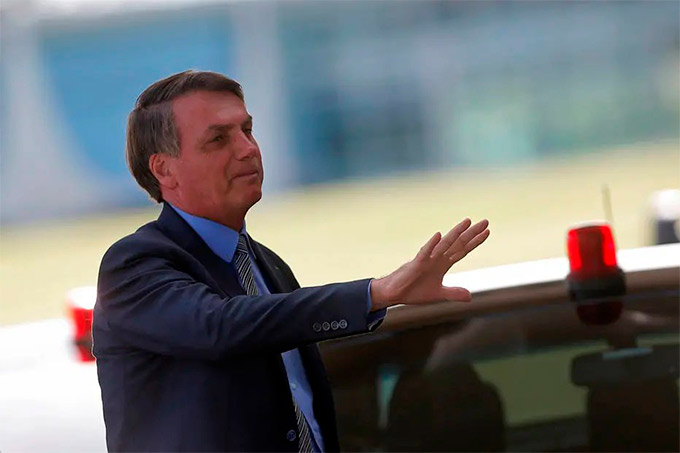 Bolsonaro anuncia fechamento da fronteira com a Venezuela 