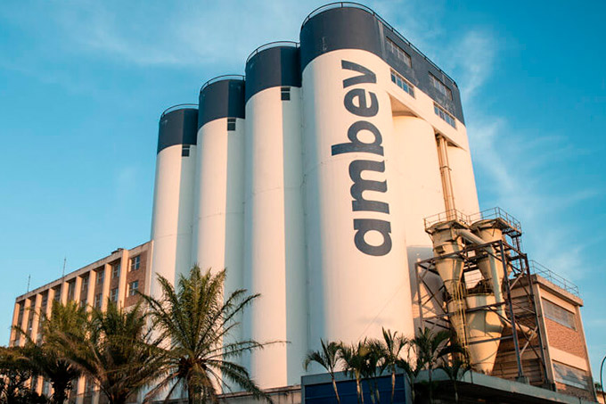 Ambev produzirá 500 mil unidades de álcool em gel para doar a hospitais públicos