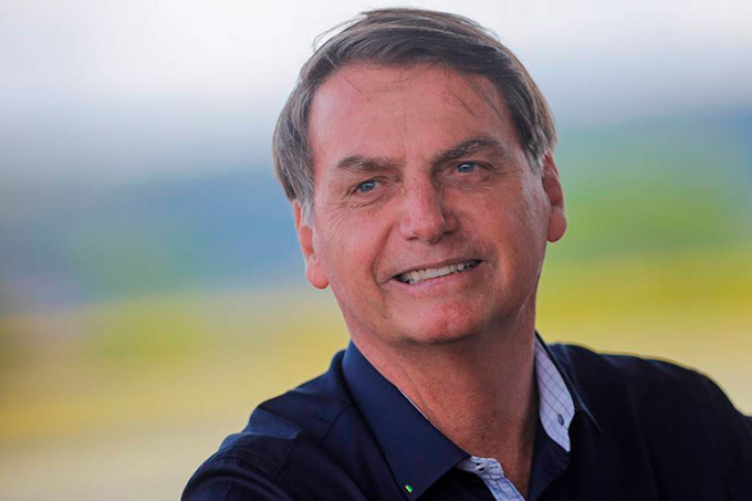 Bolsonaro afirma que segundo teste para coronavírus deu negativo