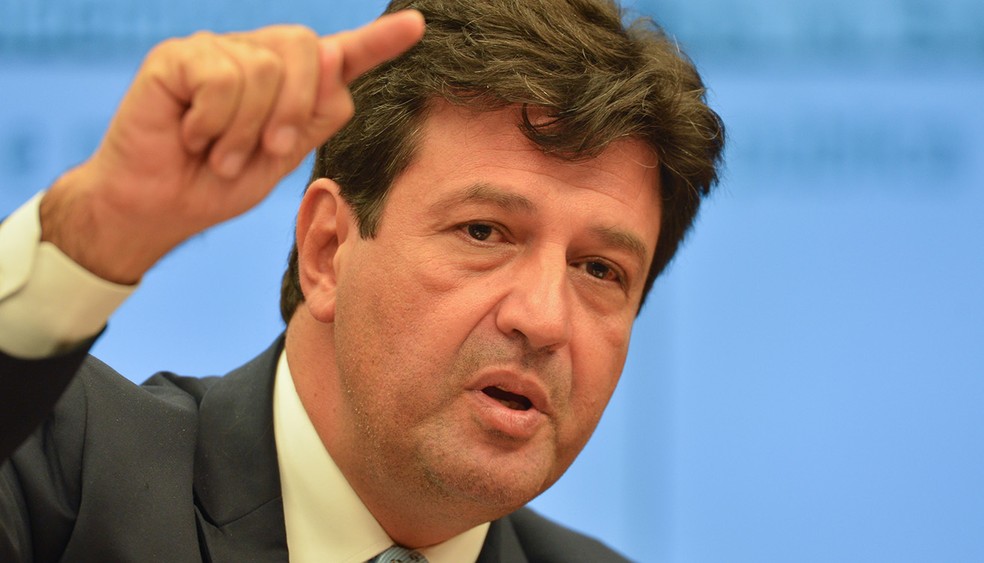 Ministro da Saúde sugere à prefeitos que adiem as eleições municipais
