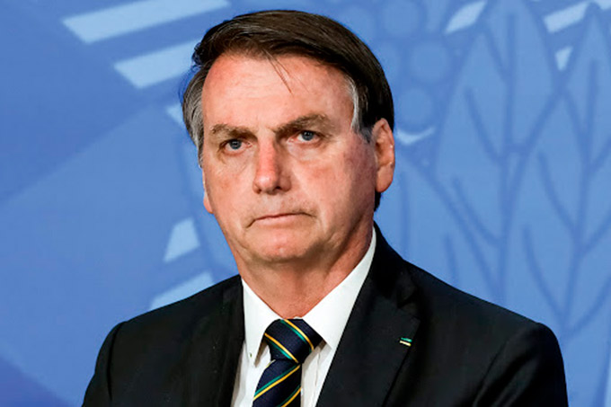 Bolsonaro anuncia redução da taxa de juros do cheque especial