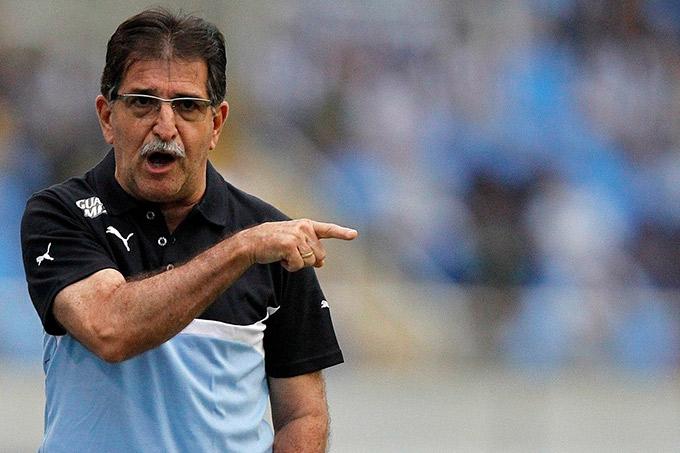 Ex-técnico da dupla Ba-Vi, René Simões é diagnosticado com coronavírus
