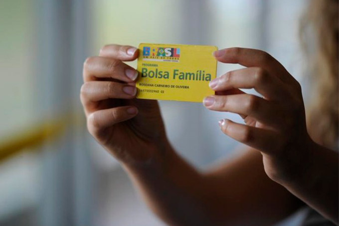 Ipea sugere reajustar Bolsa Família em 29%