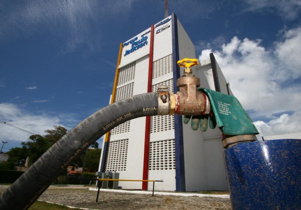  Embasa suspende corte de água de usuários carentes enquanto durar pandemia 