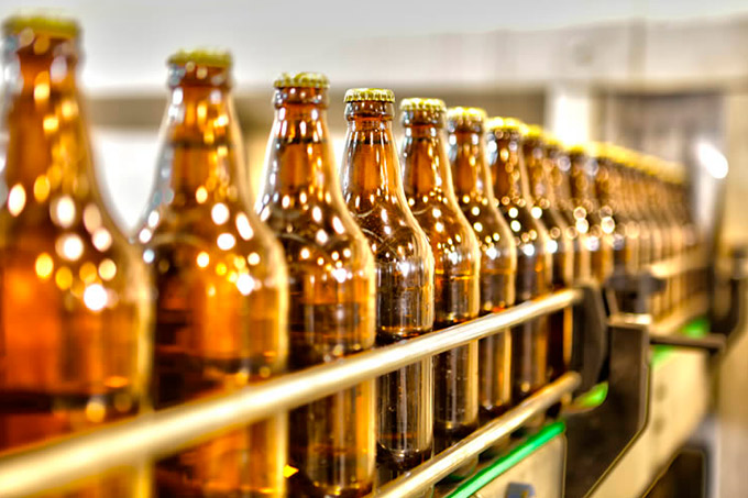 Cervejaria dá férias para 10 mil funcionários; medida atinge fábrica em Alagoinhas