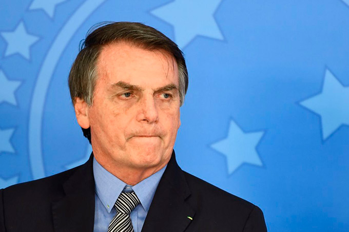 Bolsonaro anuncia que vai sancionar auxílio emergencial hoje
