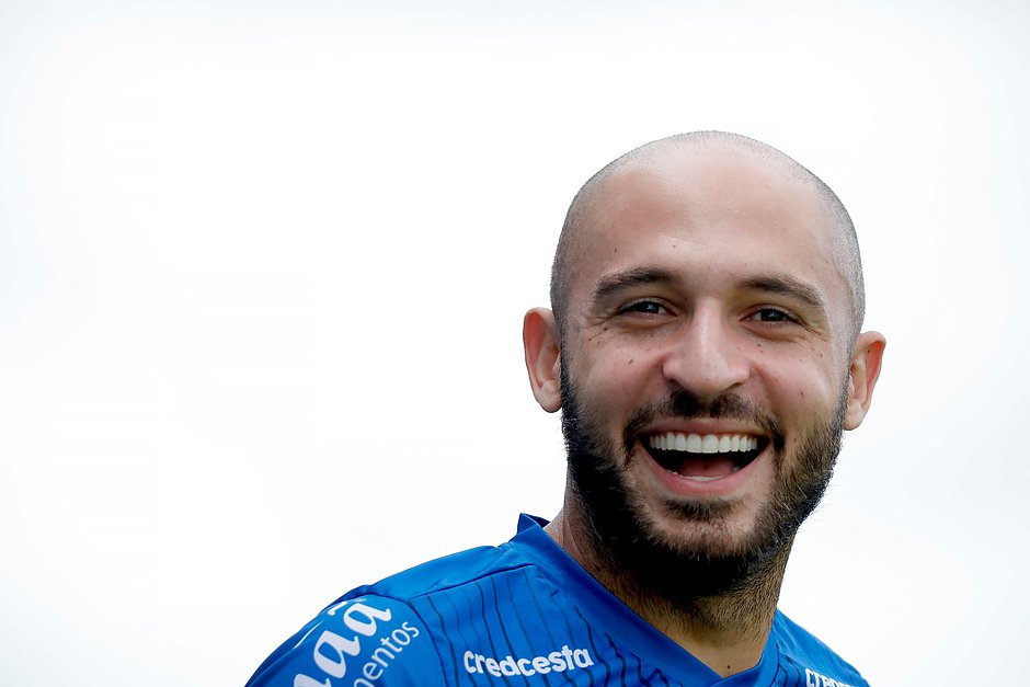 Bahia encaminha empréstimo do meia Régis ao Cruzeiro