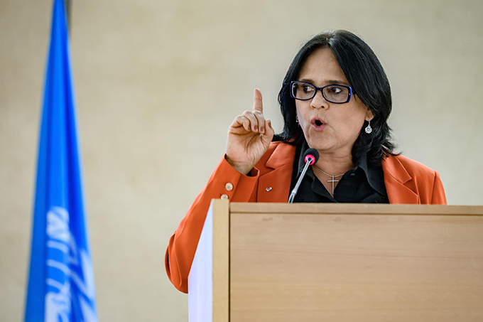 Damares lança cartilha para LGBTs sobre Covid-19