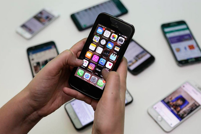 Governo terá dados de celulares para monitorar aglomerações 