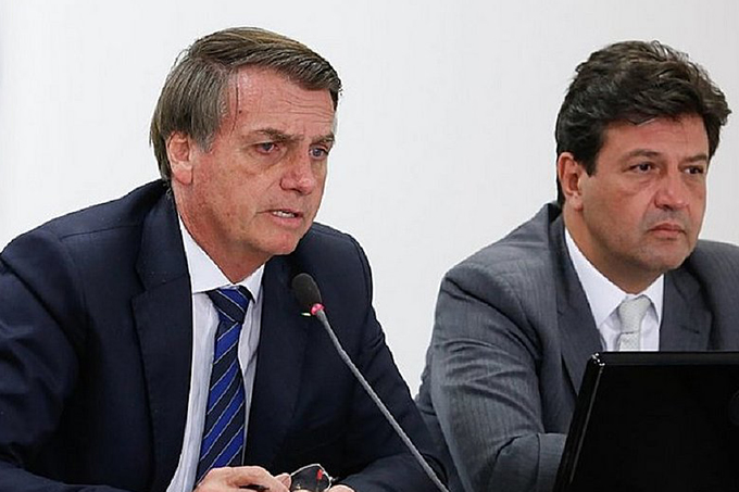 Bolsonaro critica Mandetta e diz que 'falta humildade' ao ministro da Saúde