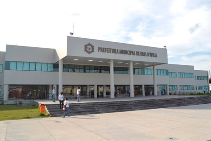 Prefeitura inicia entrega de cestas básicas para alunos nesta segunda