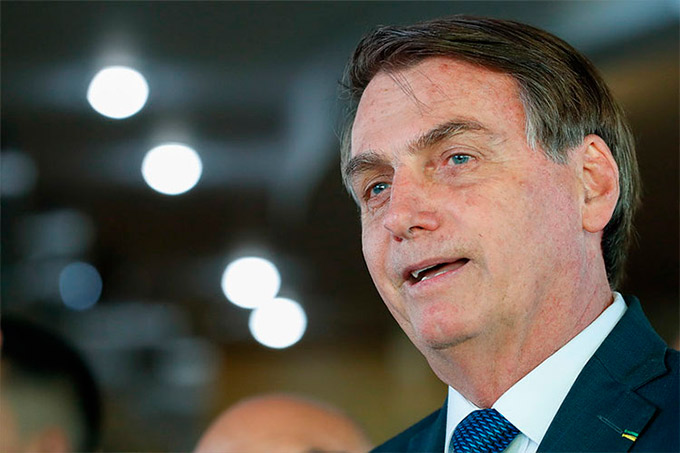 Bolsonaro tenta romper isolamento político