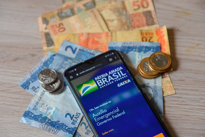 Saque em dinheiro do auxílio emergencial começa dia 27