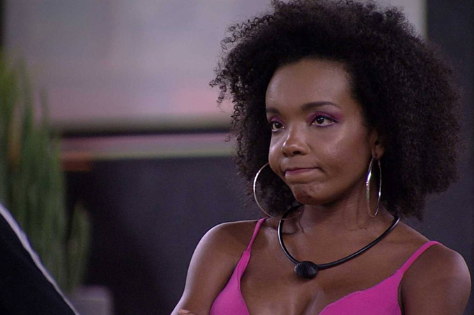 Thelma revela estar 'de saco cheio' do estilo de jogo de Gizelly