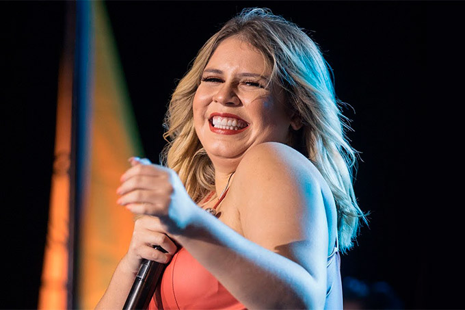 Após quebrar o recorde mundial, Marília Mendonça anuncia nova live no YouTube