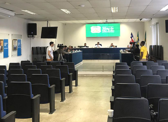 Projeto de Lei aprovado na Câmara pode atrasar pagamento de auxílio à universitários