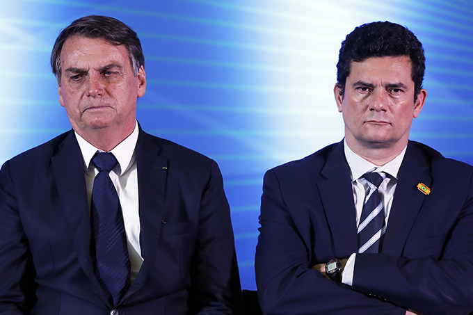 Moro pede demissão, mas Bolsonaro tenta reverter, diz jornal