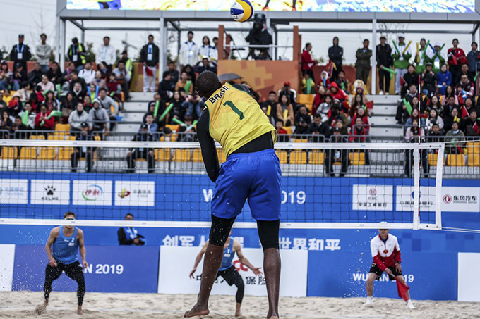 Mundial de Vôlei de Praia é adiado para 2022