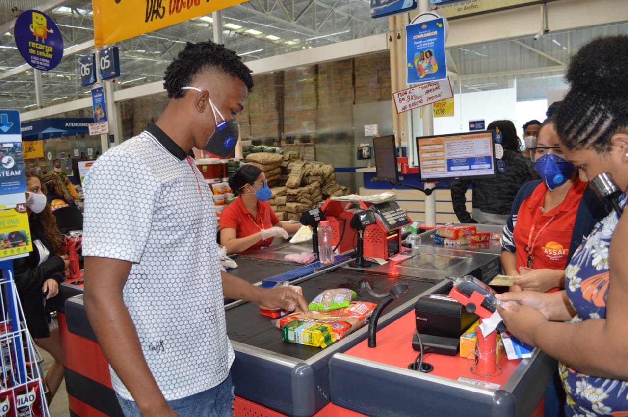 Mais de 223 mil estudantes da Bahia já receberam vale-alimentação
