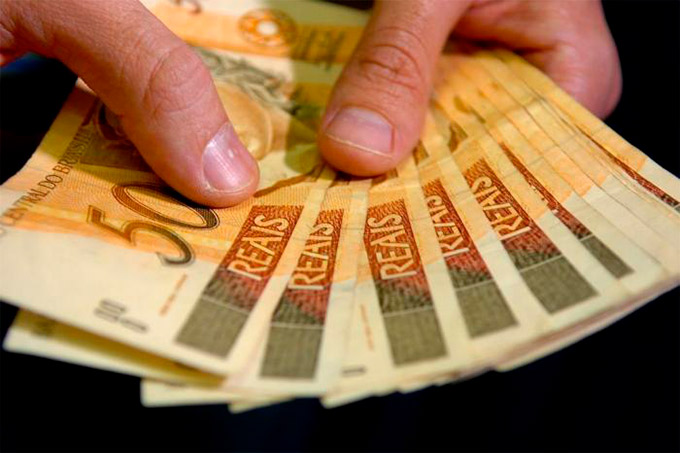 INSS paga hoje 1ª parcela do 13º de quem ganha mais de um salário mínimo