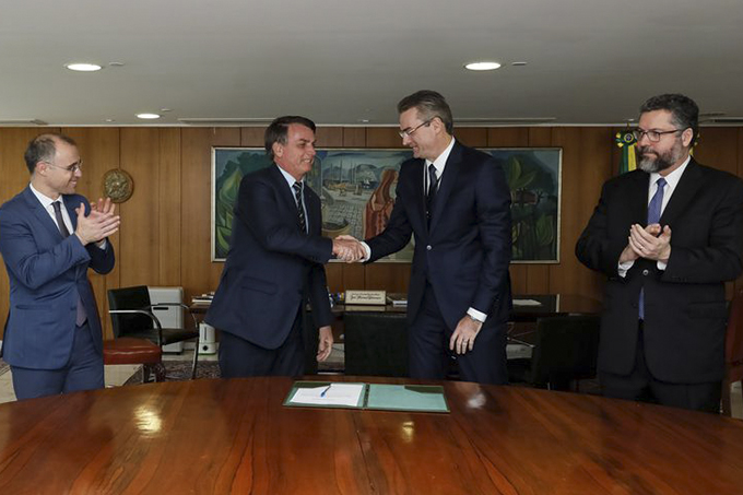 Bolsonaro nomeia secretário da Abin para a direção-geral da PF